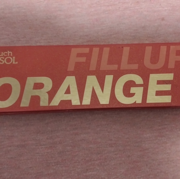 Eyeshadow pallette - Picture 1 of 2